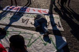 Preparativi del corteo in Piazza Plebiscito - © 2015 - Stefano Santos